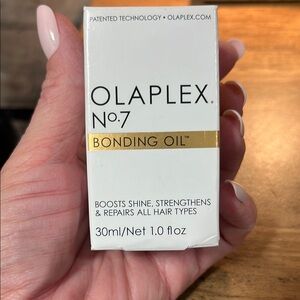 Olaplex No.7 Bonding Oil with Gold Accent